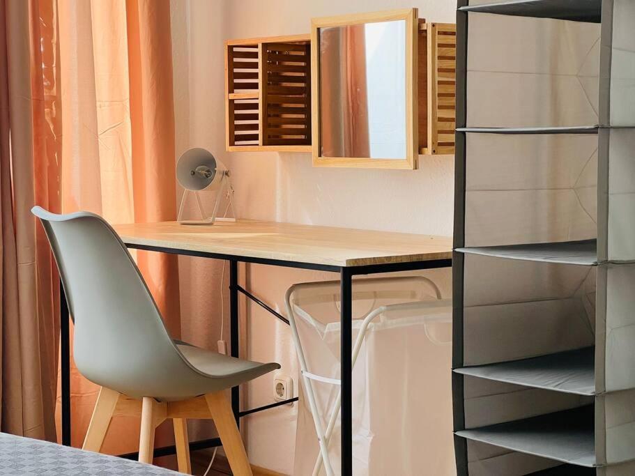Zentrales Grosszuegiges Apartment Mit Dachterrasse! Bochum Bagian luar foto