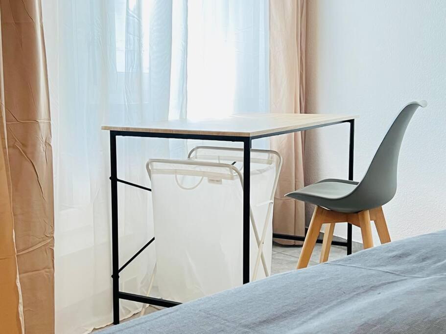 Zentrales Grosszuegiges Apartment Mit Dachterrasse! Bochum Bagian luar foto