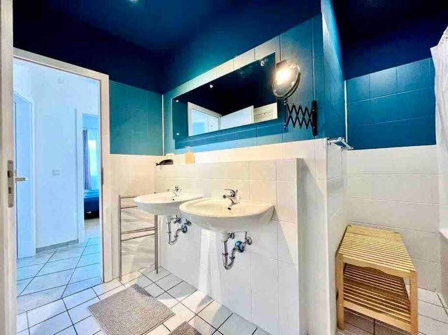 Zentrales Grosszuegiges Apartment Mit Dachterrasse! Bochum Bagian luar foto