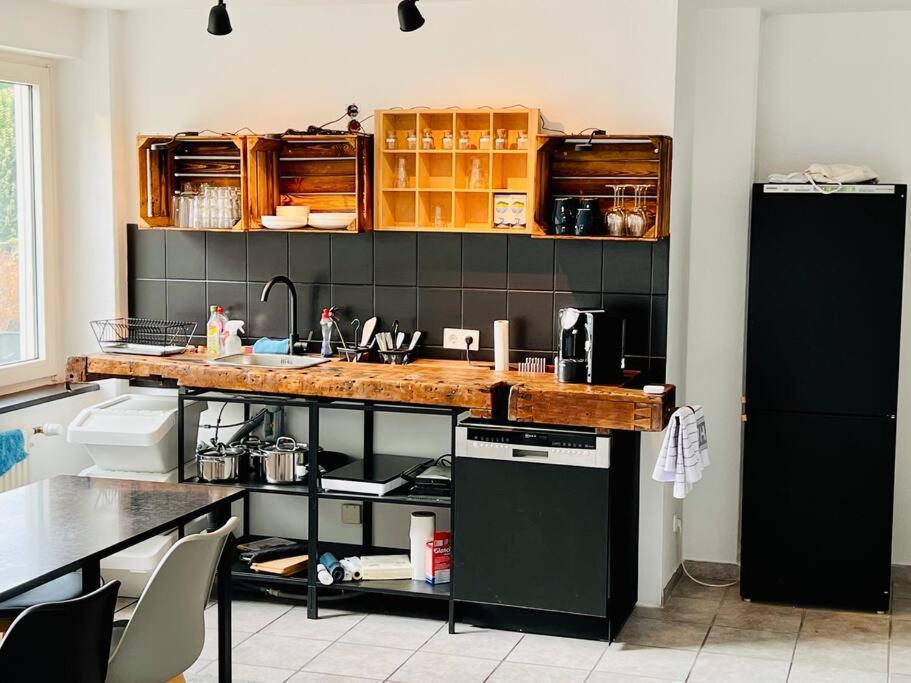 Zentrales Grosszuegiges Apartment Mit Dachterrasse! Bochum Bagian luar foto