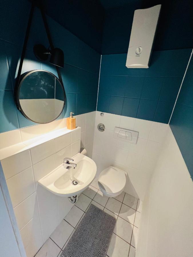 Zentrales Grosszuegiges Apartment Mit Dachterrasse! Bochum Bagian luar foto